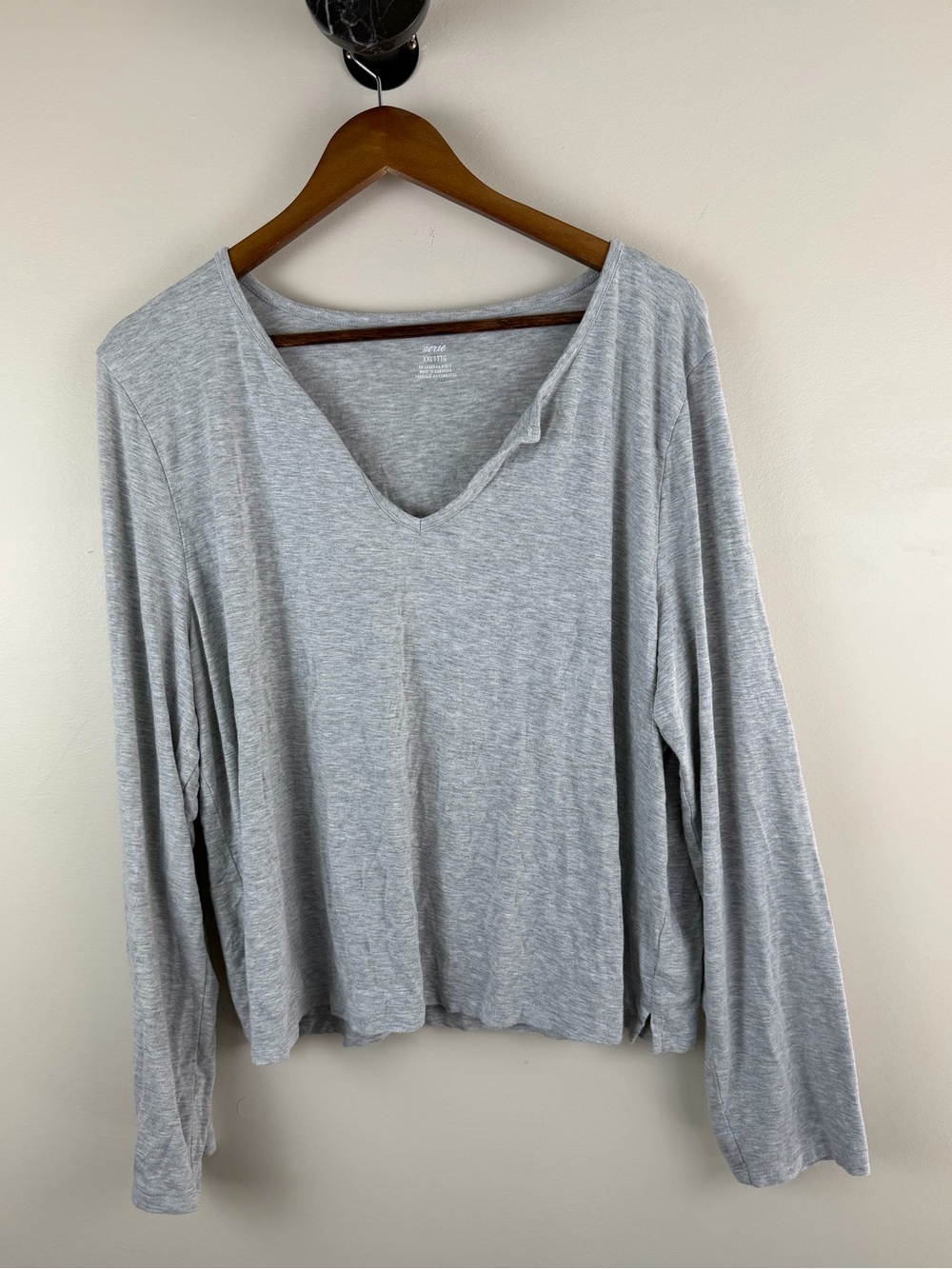 aerie Light Gray V-Neck Long Sleeve Top